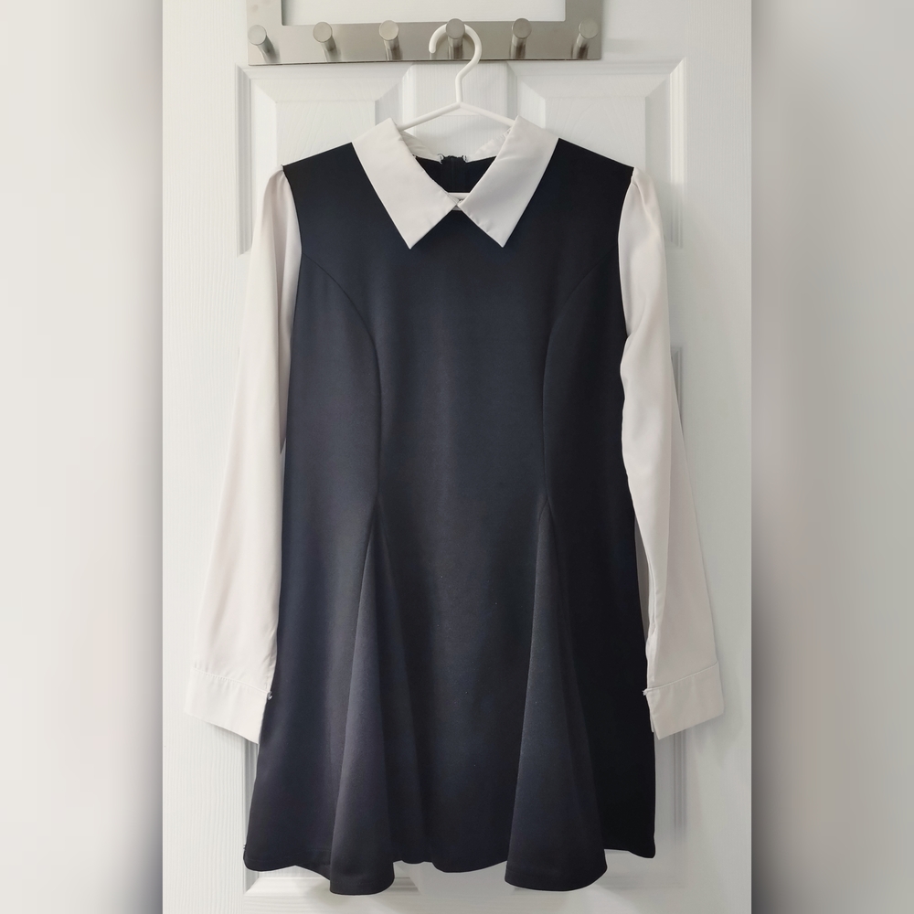 Black and White Collared Long Sleeves Dress 3/$25